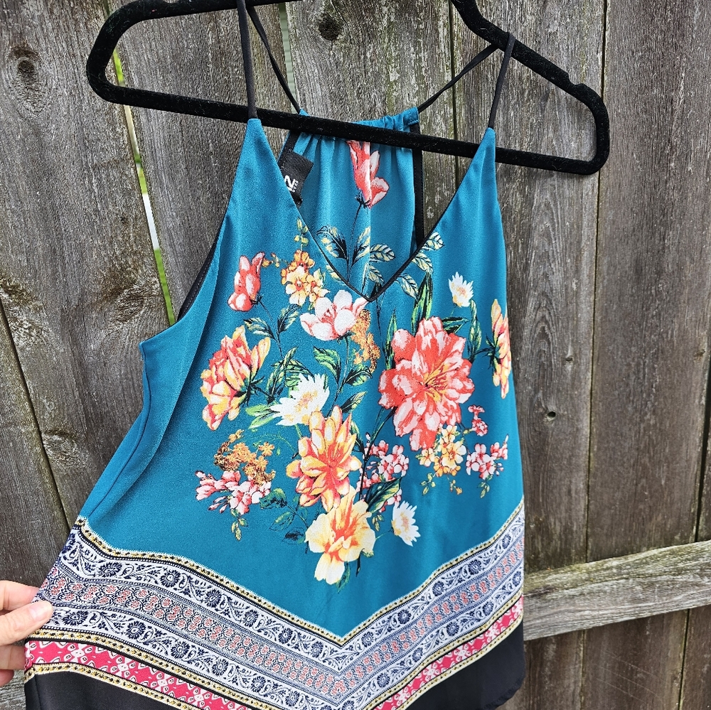 IZ byer flowy halter sized med